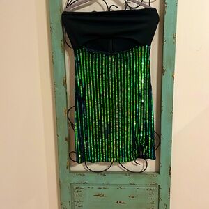 🧑‍🎤🧑‍🎤🧑‍🎤HOURS DRESS SIZE MEDIUM EUC REVOLVE BRAND 🧑‍🎤🧑‍🎤🧑‍🎤